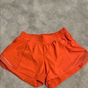 Lululemon Hotty Hot 4” shorts